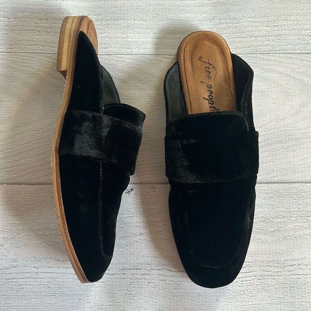 Free People Velvet At Ease Loafer Black Sz 38/Us 7.5